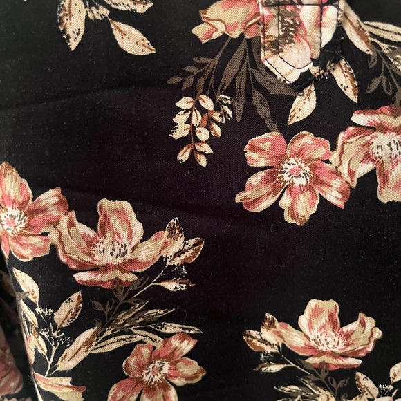 Torrid Black and Pink Floral Blouse - Picture 4 of 11